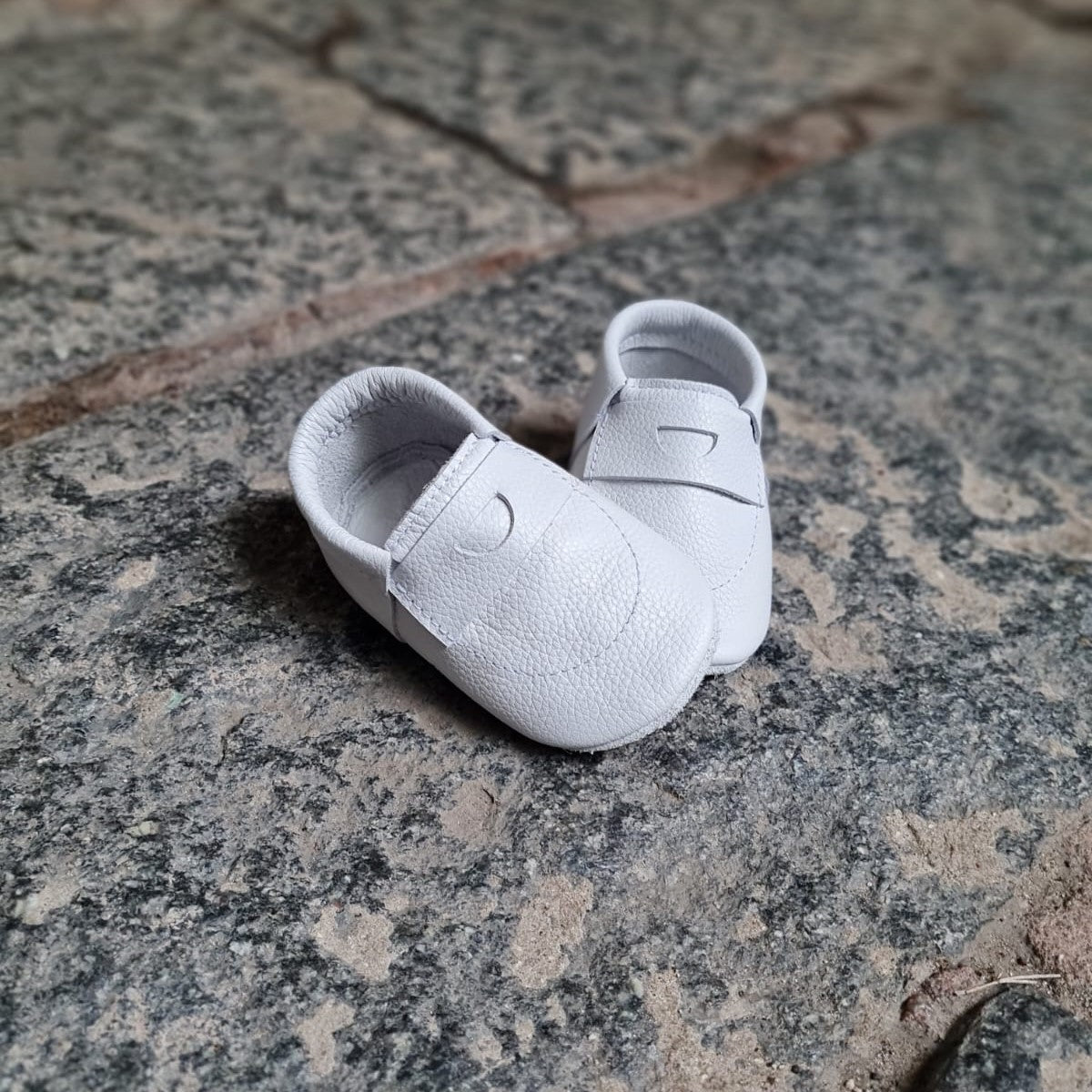Tiago Off White