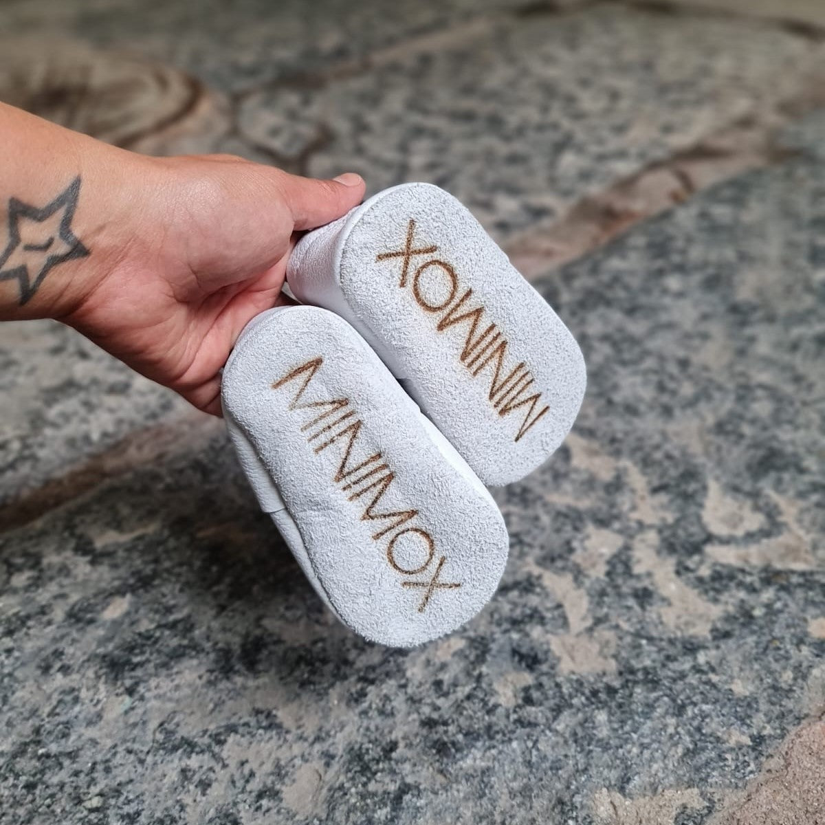 Tiago Off White